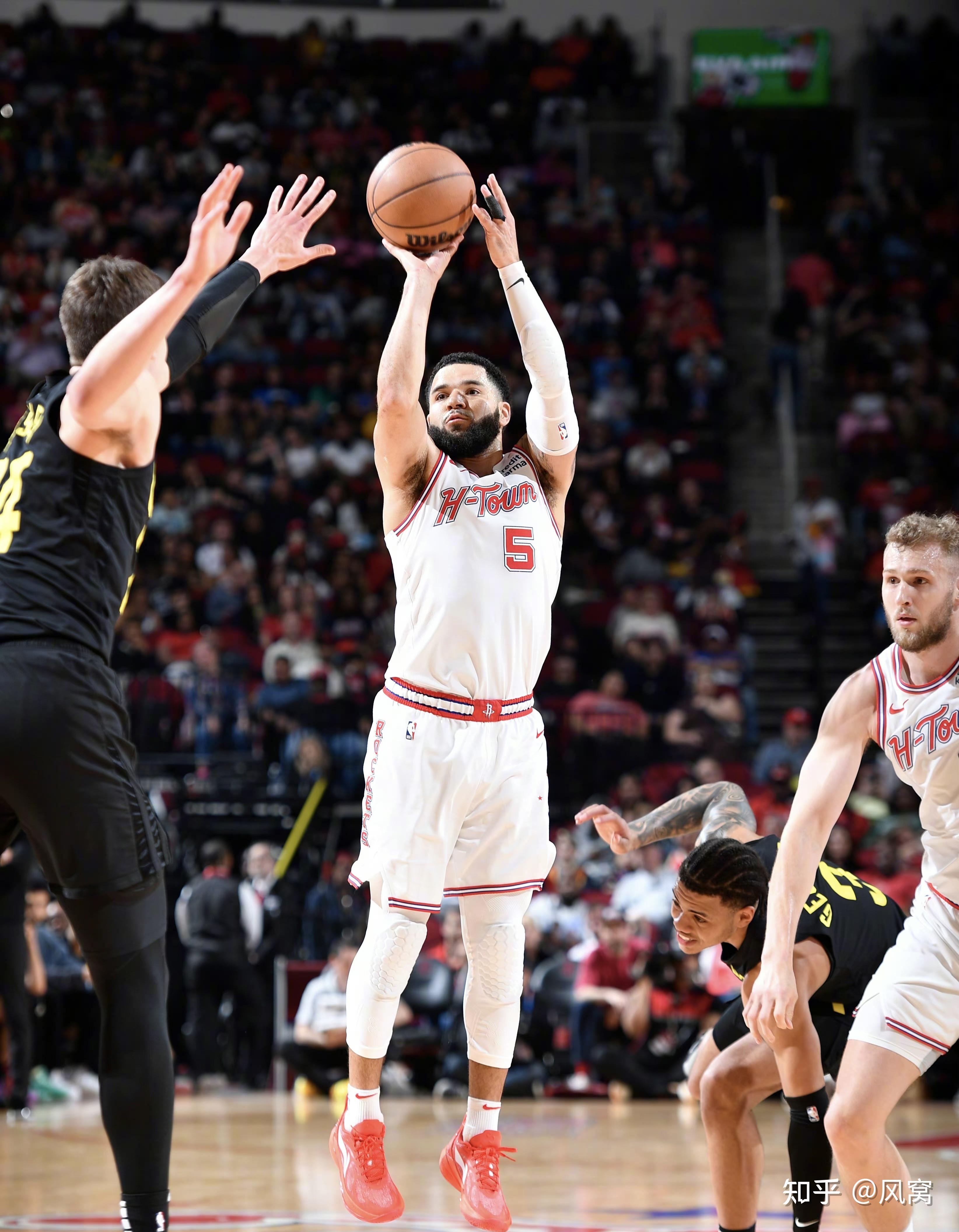 Jinnianhui-NBA季后赛赛程吃紧，休斯敦火箭国际比赛日迎来里程碑，引发热议，团队化学反应显著的简单介绍